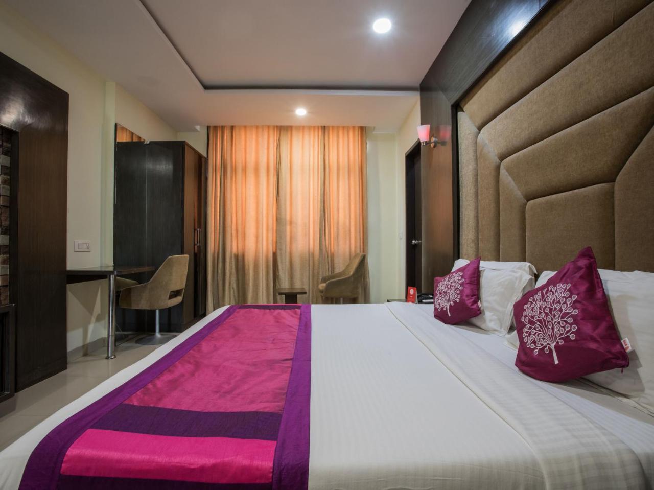 Capital O 1546 The Sensation Hotel Indore Exterior foto