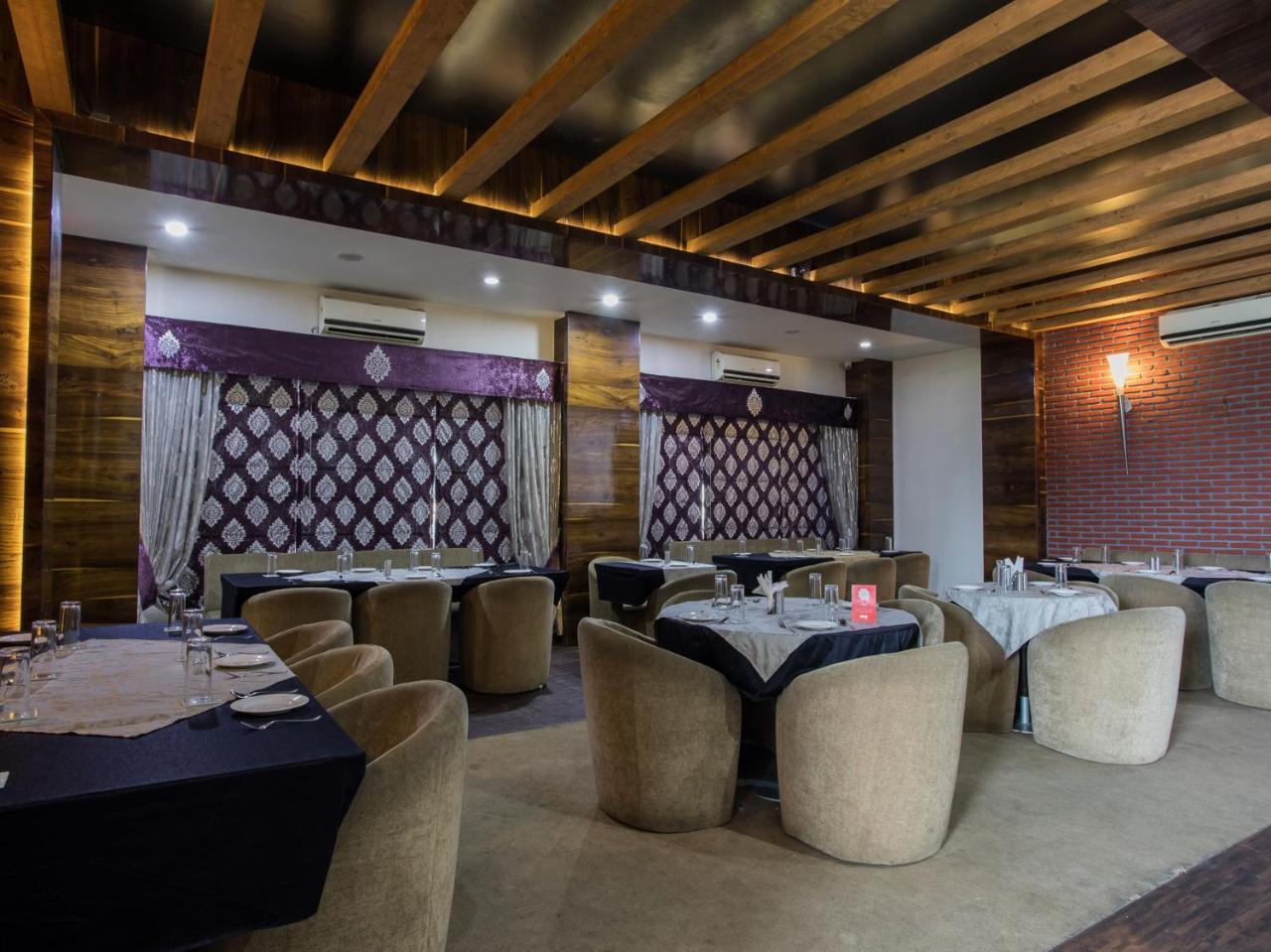 Capital O 1546 The Sensation Hotel Indore Exterior foto